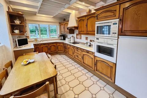 4 bedroom detached house for sale, Old Kiln Lane, Heaton