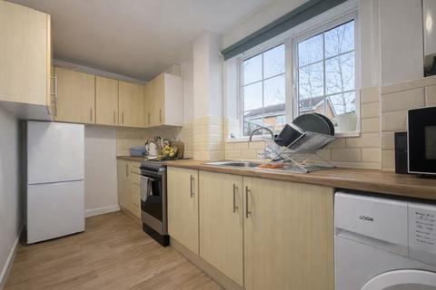 undefined, Cheslyn Close, Luton