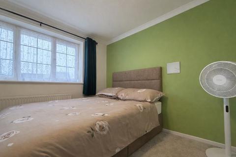 undefined, Cheslyn Close, Luton