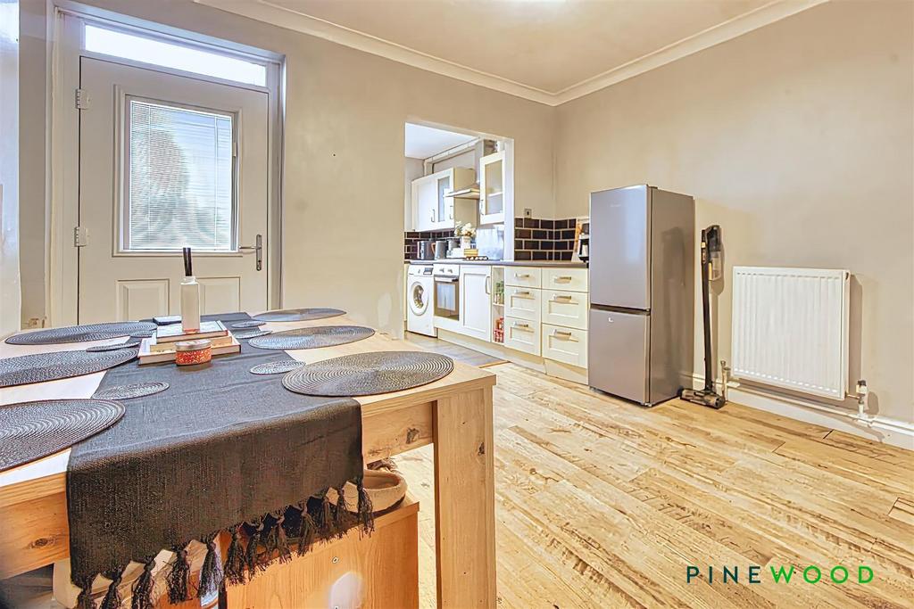 Kitchen/dinging room