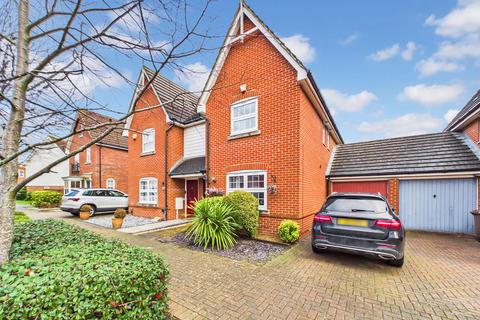 3 bedroom link detached house for sale, The Avenue, Chatham