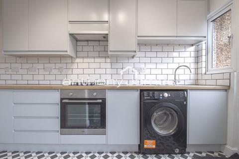 3 bedroom terraced house to rent, Cumberland Avenue, Welling DA16