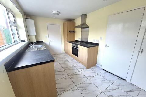 3 bedroom end of terrace house to rent, Riddings Crescent, Walsall WS3