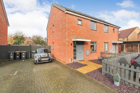 Lunniss Way, Bedford MK43