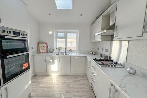 undefined, Weybridge Park Estate, Addlestone KT15