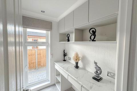 undefined, Weybridge Park Estate, Addlestone KT15