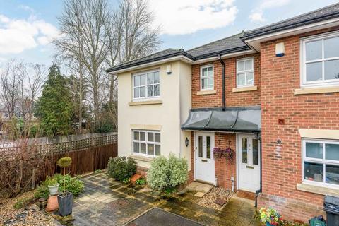 Kings Gate, Addlestone KT15
