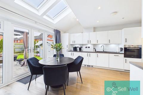 3 bedroom end of terrace house for sale, Horseley Avenue, Manchester M28