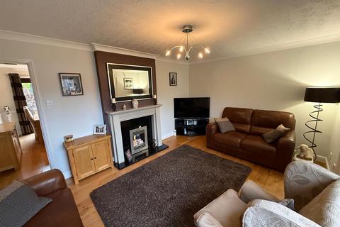 4 bedroom detached house for sale, Bramble Close, Cradley Heath, B64 5QQ