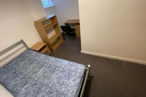 5 bedroom flat to rent, 39b Warwick Street