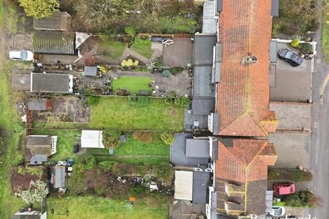 3 bedroom semi-detached house for sale, Sunnings Lane, Upminster, RM14