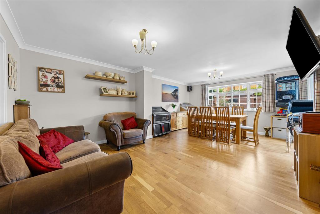 29 Rosemoor Dr Web18.jpg