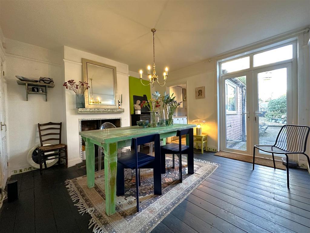 Dining Room With French Doors 477