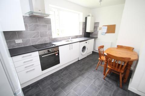 2 bedroom flat to rent, Wood Close, Leeds, West Yorkshire, UK, LS7