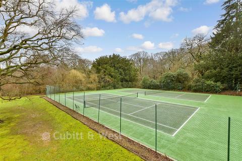 undefined, Elizabeth House, Banstead SM7