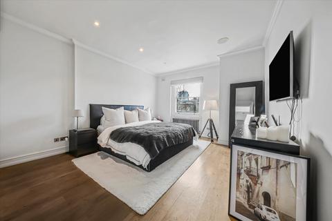 3 bedroom flat to rent, Belsize Square, London NW3