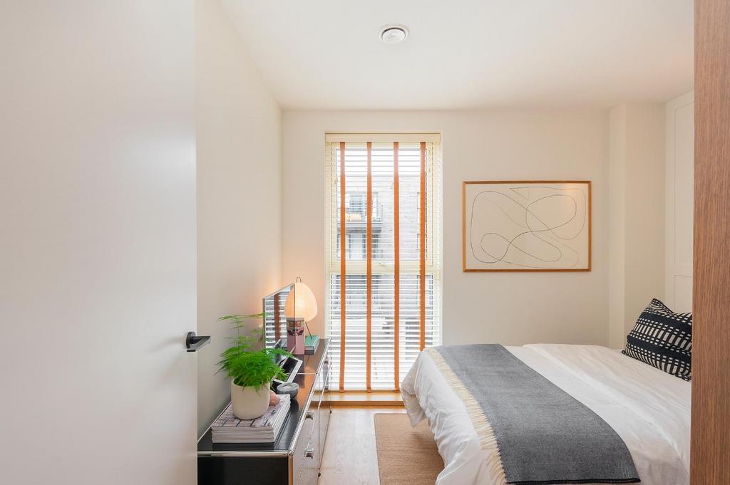 7 M8 YSI - Bedroom J.jpg