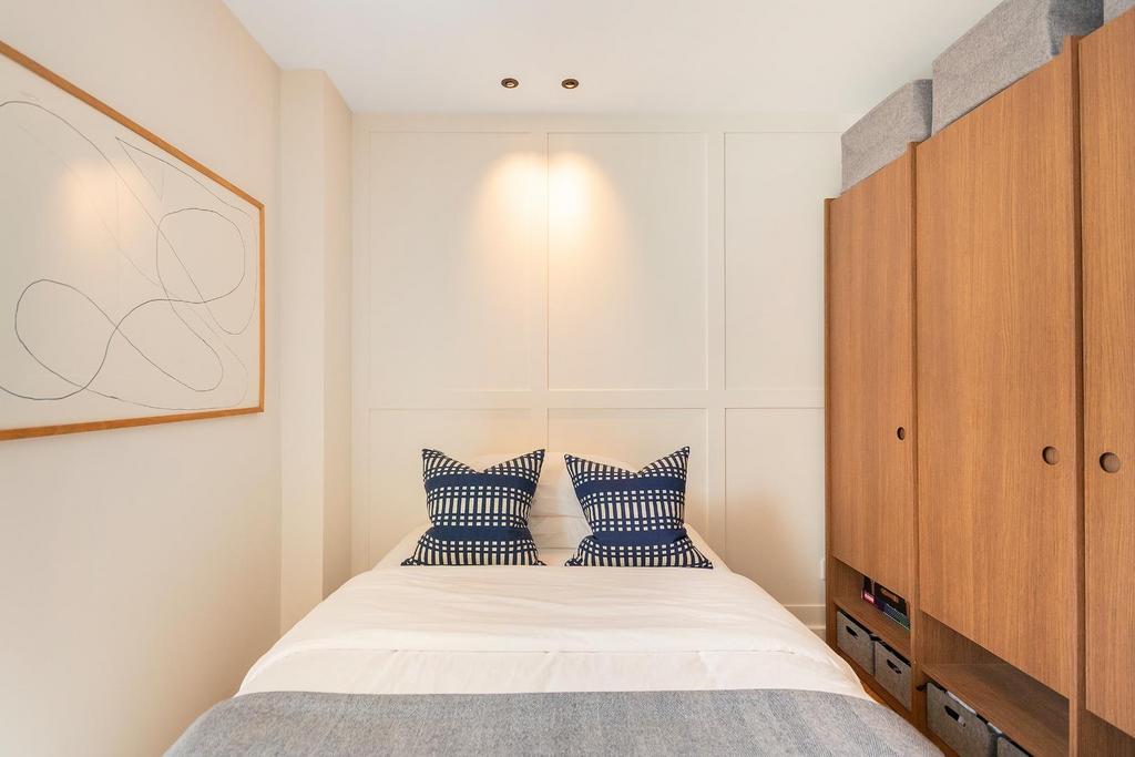 7 M8 YSI - Bedroom E.jpg