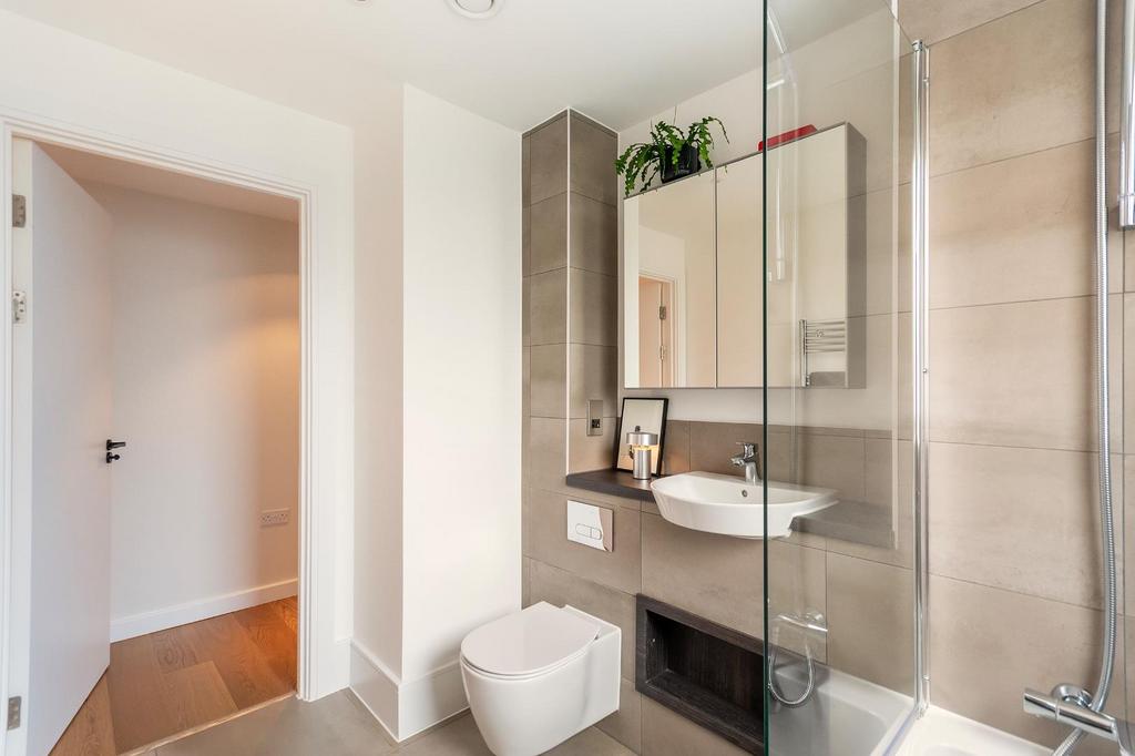 7 M8 YSI - Bathroom B.jpg