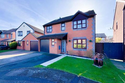 4 bedroom detached house for sale, Martlet Close, Melksham, Wiltshire, SN12 6XX