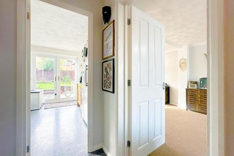 4 bedroom detached house for sale, Martlet Close, Melksham, Wiltshire, SN12 6XX