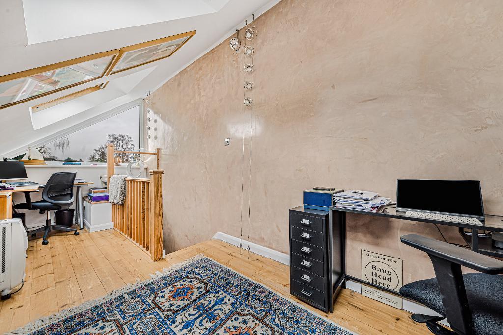 Study / Bedroom 5