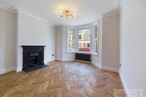 2 bedroom flat to rent, Elmhurst Street, London, SW4