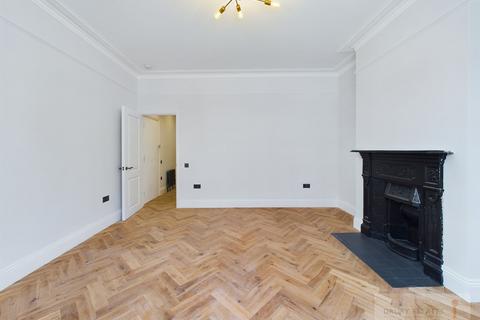 2 bedroom flat to rent, Elmhurst Street, London, SW4