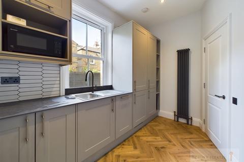 2 bedroom flat to rent, Elmhurst Street, London, SW4