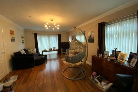 4 bedroom semi-detached house for sale, Elm Park, Hornchurch RM12
