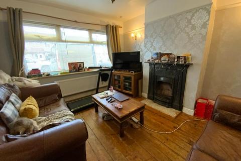 3 bedroom end of terrace house for sale, Elm Park RM12