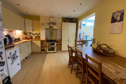 3 bedroom end of terrace house for sale, Elm Park RM12