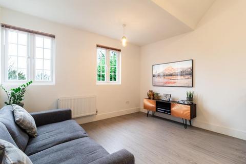 3 bedroom flat for sale, West Hill, Sanderstead, Surrey, CR2 0SB