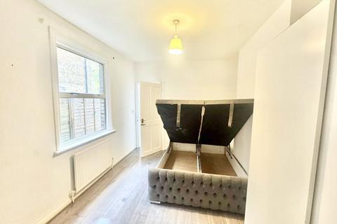 1 bedroom apartment to rent, Fairlawn Park, Sydenham SE26