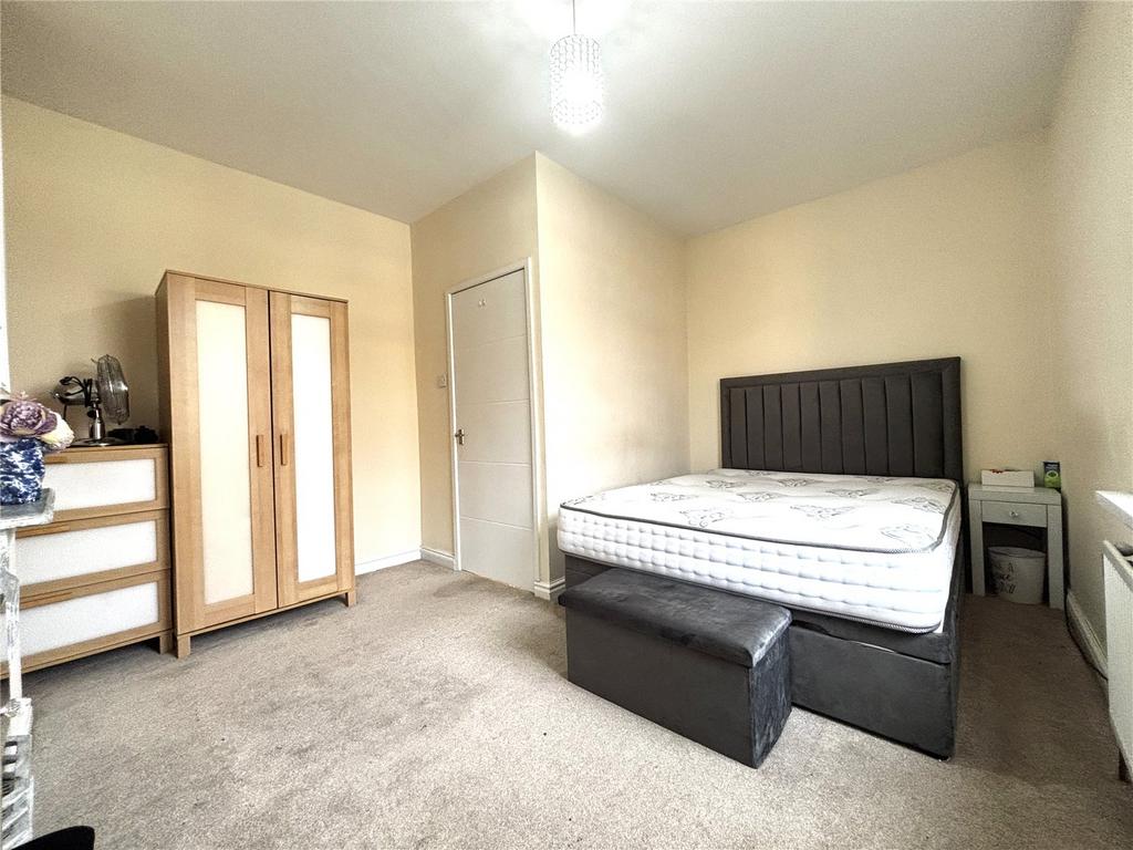 Main Bedoom