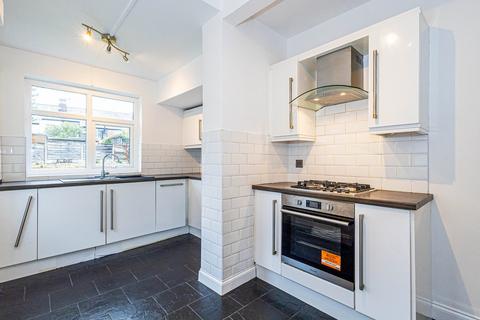3 bedroom semi-detached house to rent, Torbay Road, Urmston, Manchester, M41