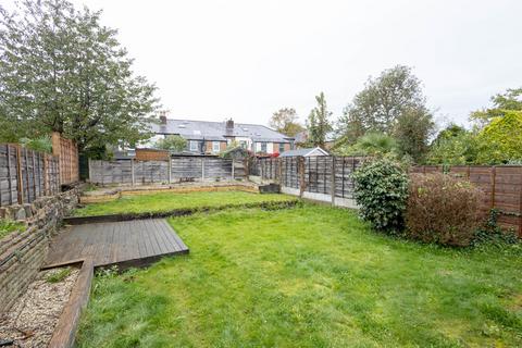 3 bedroom semi-detached house to rent, Torbay Road, Urmston, Manchester, M41