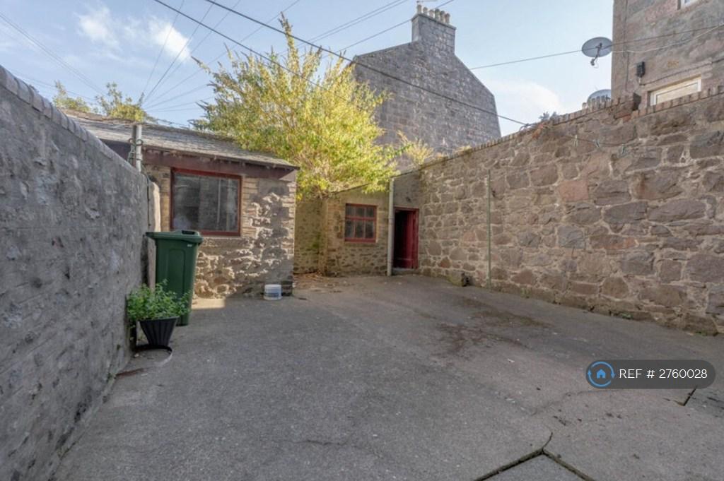 Rear Courtyard