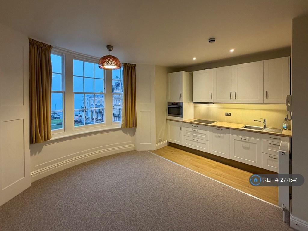 Kitchen/Living Room