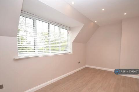 2 bedroom semi-detached house to rent, Bacon Lane, London, NW9
