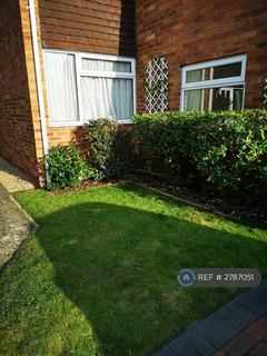 3 bedroom semi-detached house to rent, Garth Close, Wokingham, RG41