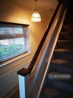 3 bedroom semi-detached house to rent, Garth Close, Wokingham, RG41