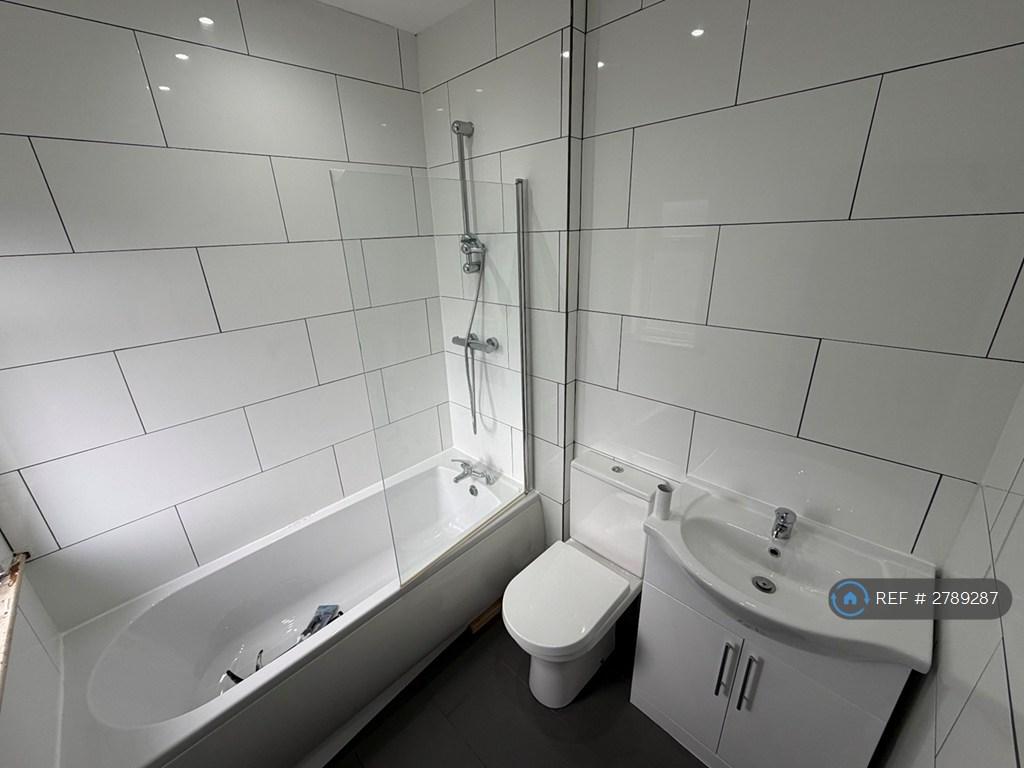En-Suite Bathroom