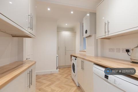 2 bedroom flat to rent, Auriol Road, London, W14