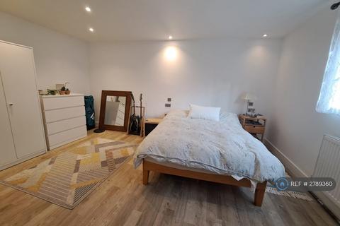 1 bedroom flat to rent, Fox Lane, London, N13