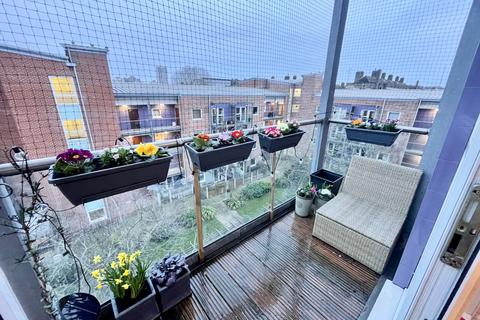 1 bedroom flat for sale, Flat 18, Olney House, 1 Wynter Street, London, SW11