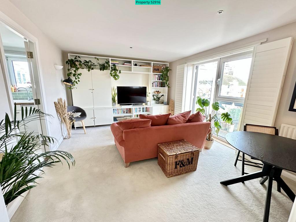 Living/Dining area