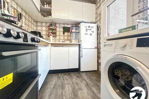 3 bedroom terraced house to rent, Montrose Avenue, Welling, Kent, DA16