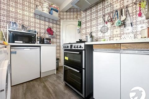 3 bedroom terraced house to rent, Montrose Avenue, Welling, Kent, DA16
