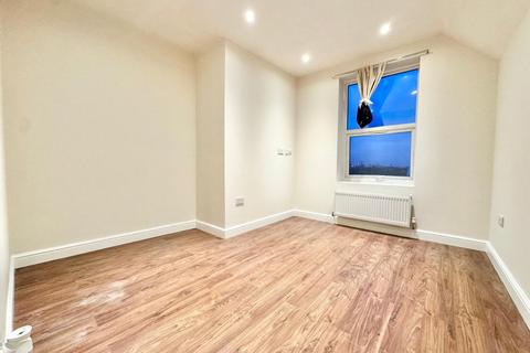 1 bedroom apartment to rent, 61 Peckham High Street, London SE15